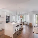 Modern Penthouse In With Pool Apartman *