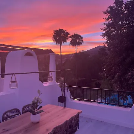 Διαμέρισμα Modern Penthouse In With Pool