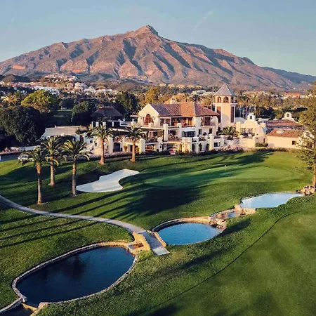 Modern Penthouse In With Pool * Μαρμπέλλα