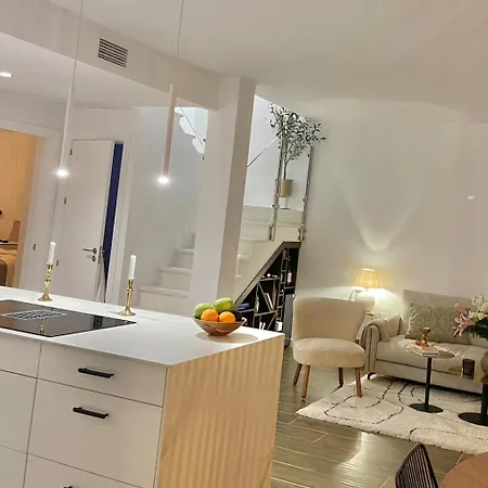 Modern Penthouse In With Pool * Μαρμπέλλα