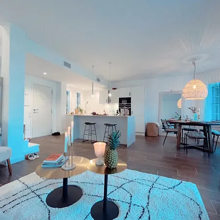 Modern Penthouse In With Pool Appartement *