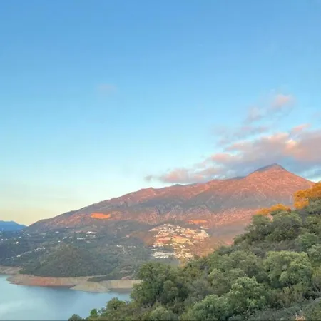 Modern Penthouse In With Pool Appartement